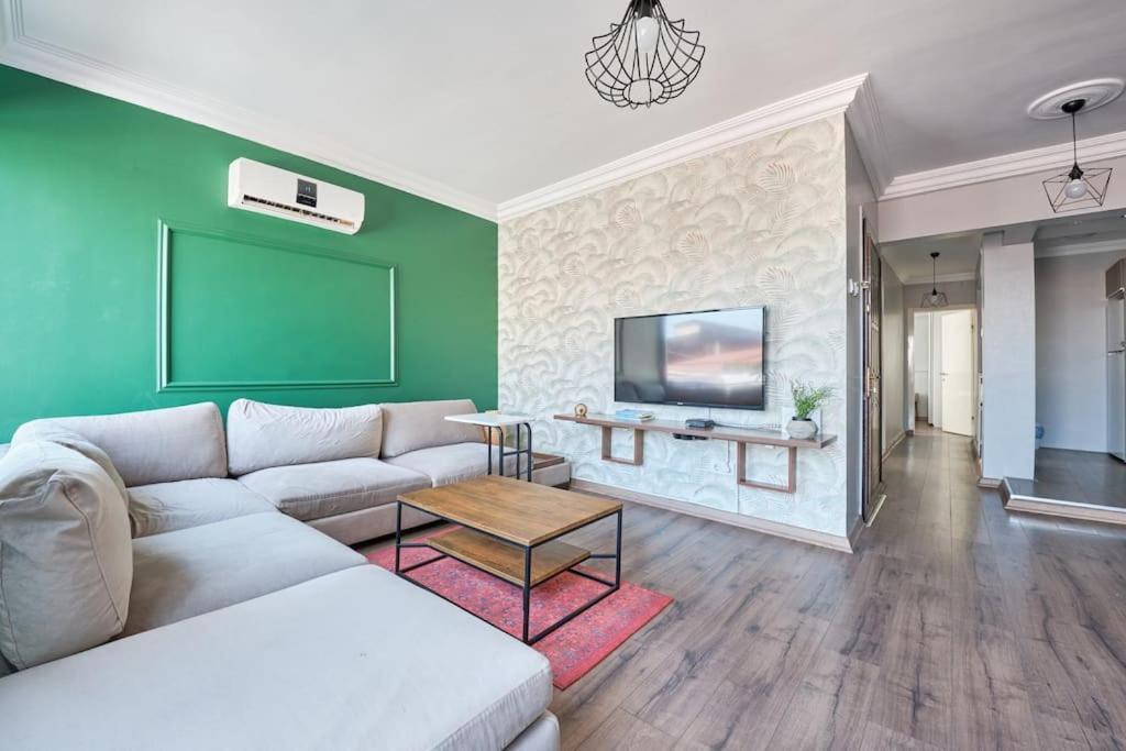 A Flat In The Center With Terrace Apartament