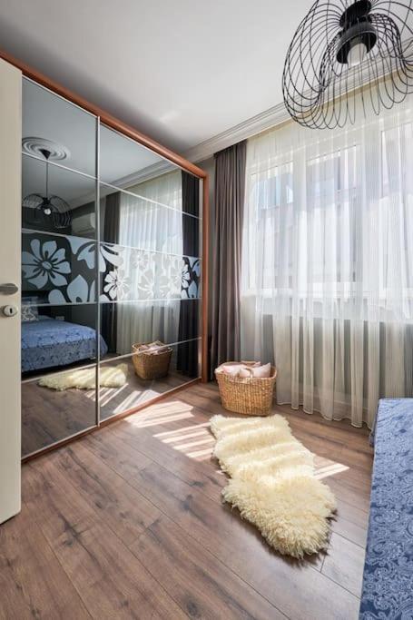 A Flat In The Center With Terrace Apartament *